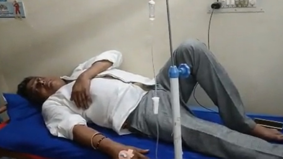 Comedian Prudhvi Raj Hospitalised And Thinka About His Kotha Rangula ...