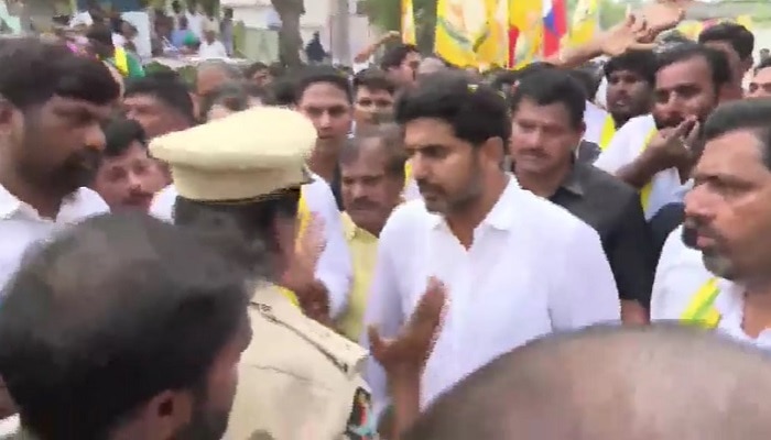 Eggs Pelted at Nara Lokesh: నారా లోకేష్‌పై గుడ్లతో దాడి