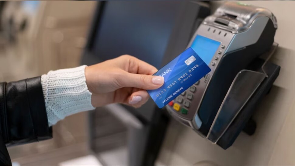 Debit Card Tips 2023: డెబిట్ కార్డు వాడుతున్నారా..? ఈ తప్పులు అస్సలు చేయకండి