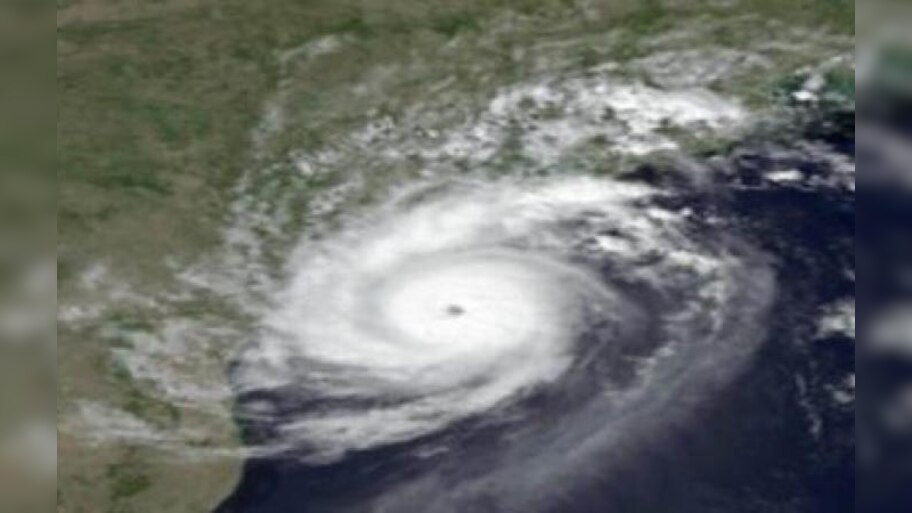 Biperjoy super cyclone landfall at gujarat cyclone eye at 50 km ...
