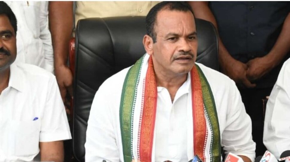 Komatireddy Venkat Reddy: నేనే స్టార్ క్యాంపెయినర్.. ప్రియాంక గాంధీతో కోమటిరెడ్డి భేటీ