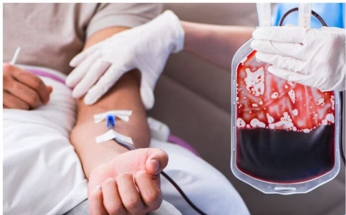 Blood Transfusion: ఒకదానికి బదులు మరో గ్రూప్ రక్తం ఎక్కిస్తే ఏమౌతుంది, ఆ వ్యక్తి ప్రాణాలు పోతాయా