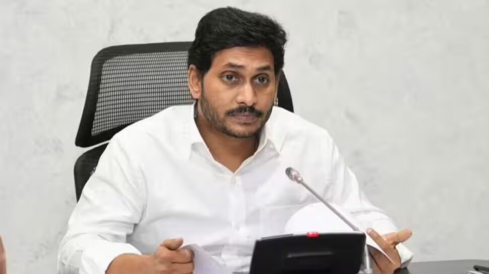 CM Jagan Mohan Reddy: క్షేత్రస్థాయిలోకి సీఎం జగన్.. వరద బాధితుల వద్దకు నేరుగా..!