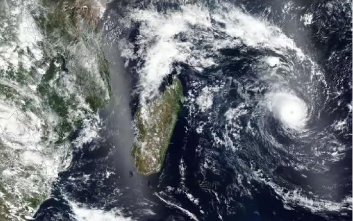 Midhili Cyclone: ఏపీకు తప్పిన ముప్పు, బంగ్లాదేశ్‌లో తీరం దాటనున్న మిథిలి తుపాను