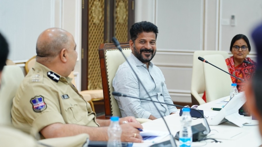 CM Revanth Reddy Directed to Officials Dont stop traffic for my convoy ...