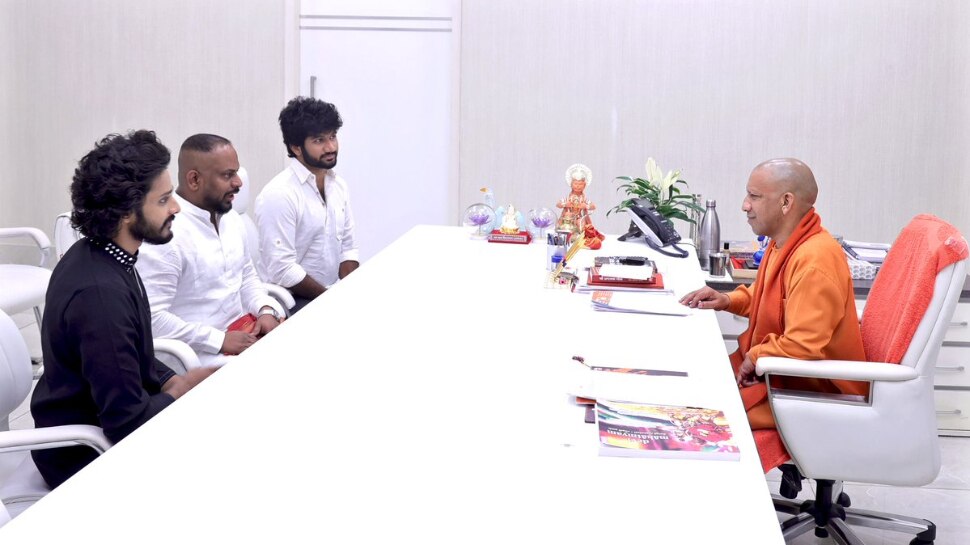 Hanuman - UP CM Yogi Aditya Nath:యూపీ సీఎం యోగిని మర్యాద పూర్వకంగా కలిసిన హనుమాన్ చిత్ర బృందం.. 