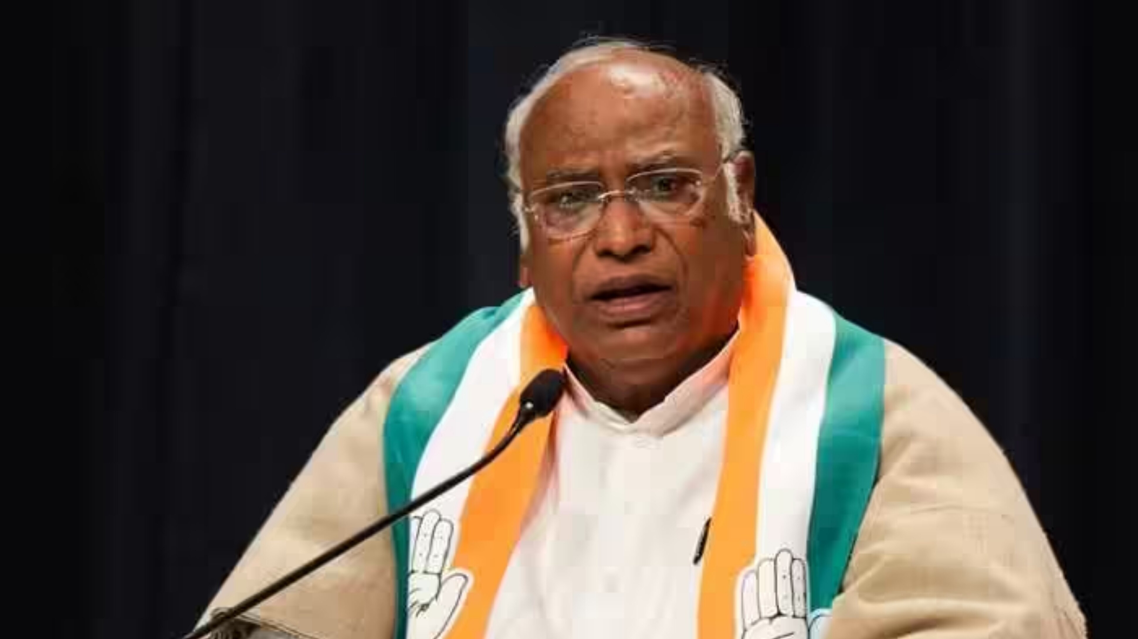 Kharge Sensational Comments: మోదీ హ్యాట్రిక్‌ కొడితే అసలు ఎన్నికలే ఉండవు.. అంతా నియంత పాలనే