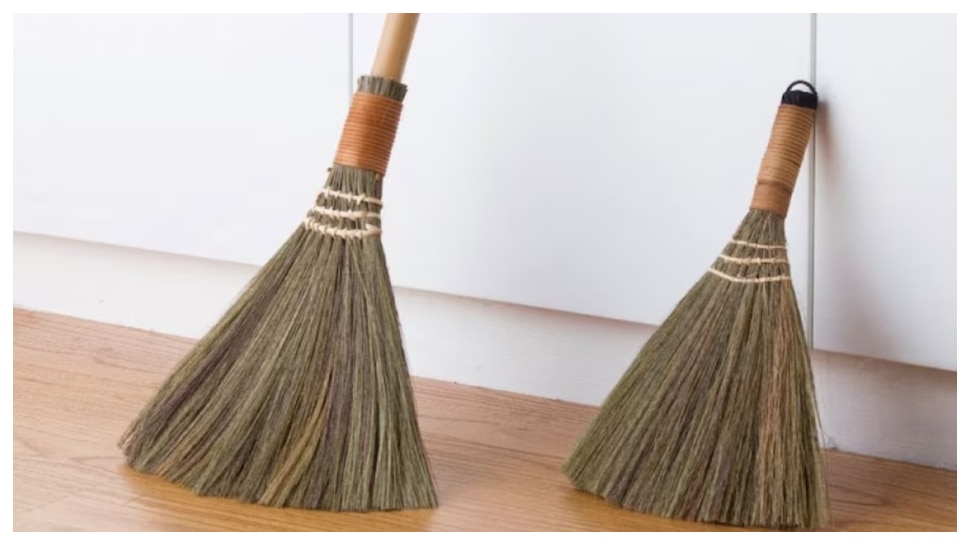do not keep broom in this direction as per vastu shastra Broom Vastu