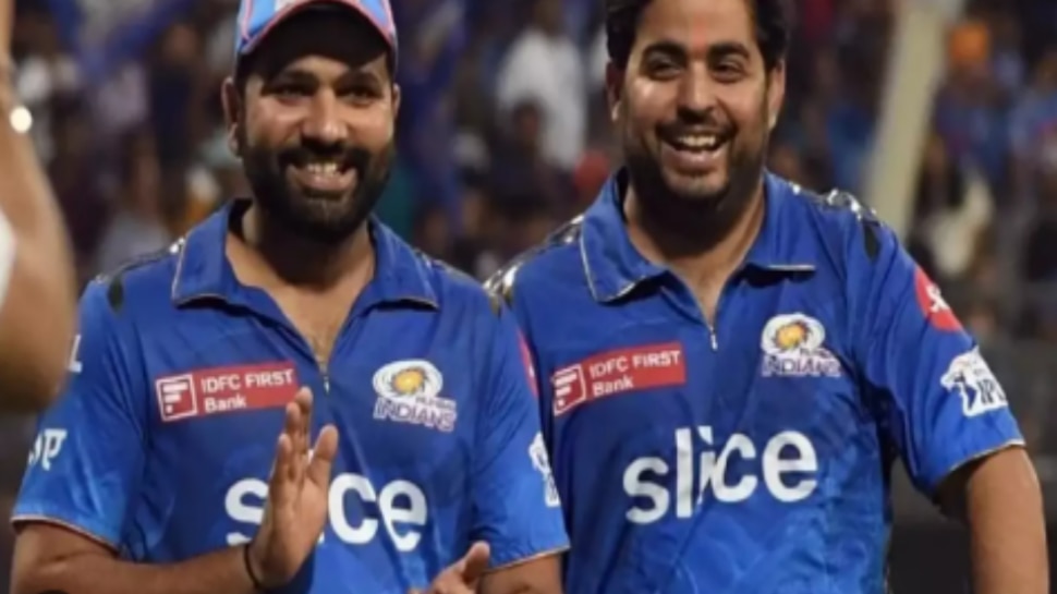 Rohit Sharma: ఆకాశ్‌ అంబానీ కారులో రోహిత్ ఏం చేస్తున్నాడు.. వైరల్ అవుతున్న వీడియో..