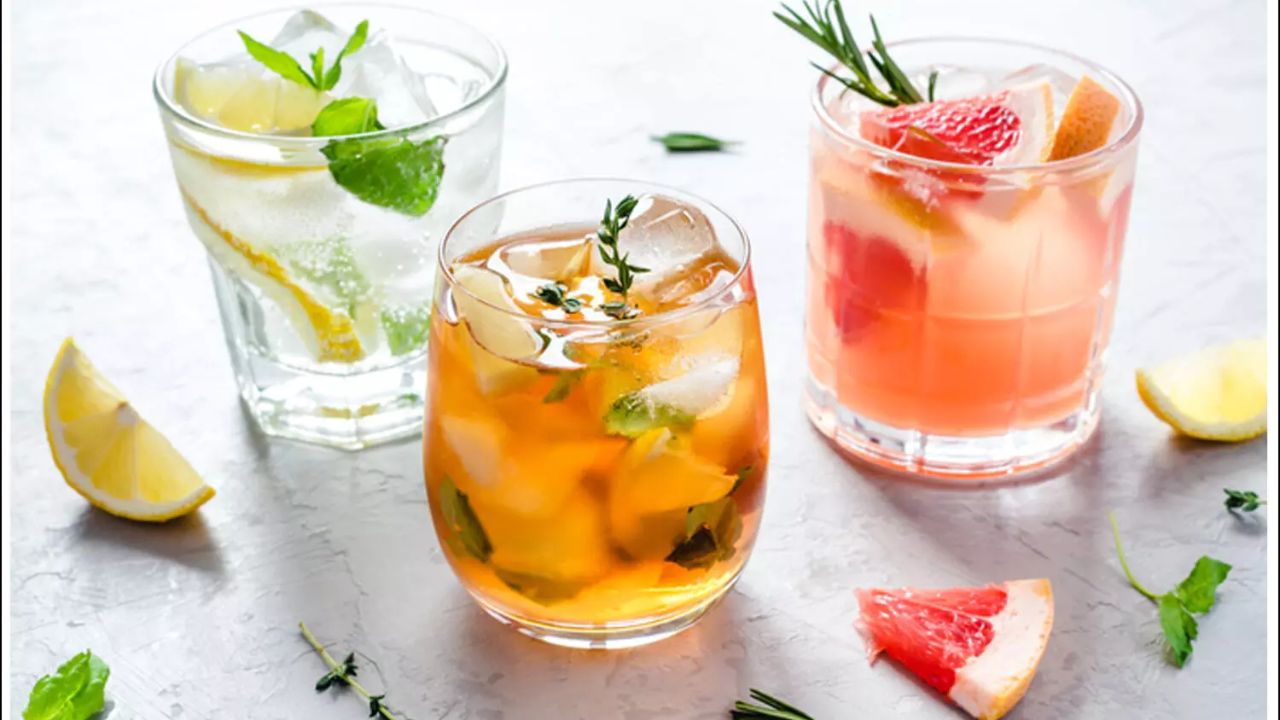 Diabetic Drinks: వేసవిలో డయాబెటిస్ వాధ్యిగ్రస్తులకు షుగర్ పెరగకుండా హైడ్రేట్ గా ఉంచే పానీయాలు! Diabetic Drinks: వేసవిలో డయాబెటిస్ వాధ్యిగ్రస్తులకు షుగర్ పెరగకుండా హైడ్రేట్ గా ఉంచే పానీయాలు!