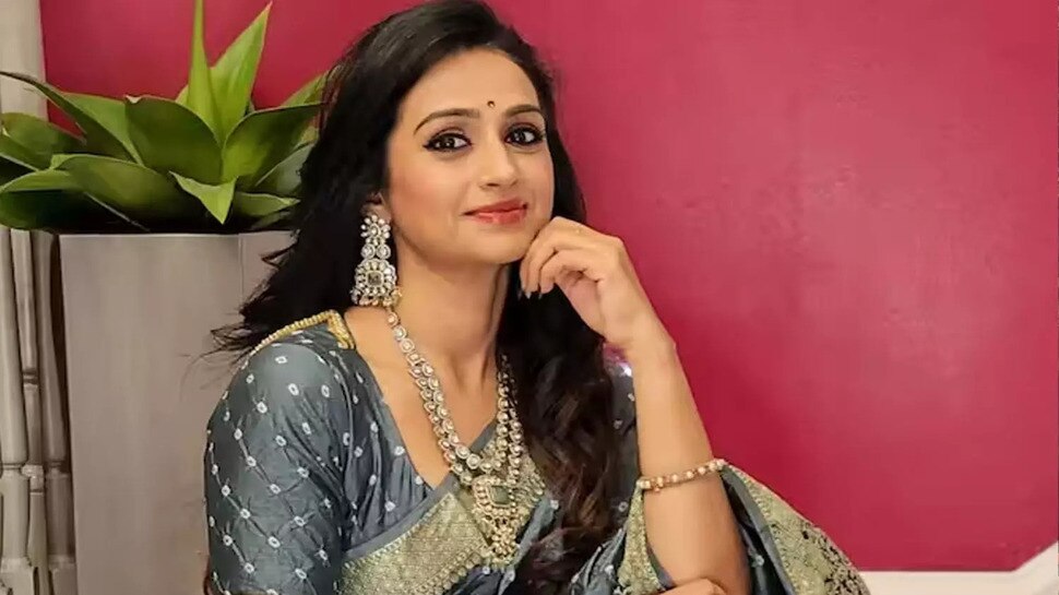 Laya: దర్శకుడు నన్ను బెదిరించారు.. లయ షాకింగ్ కామెంట్స్