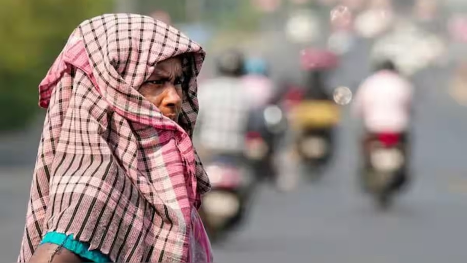 Delhi Temperature Today: ఢిల్లీలో నిప్పుల కొలిమి.. 100 ఏళ్ల రికార్డులు బద్ధలు