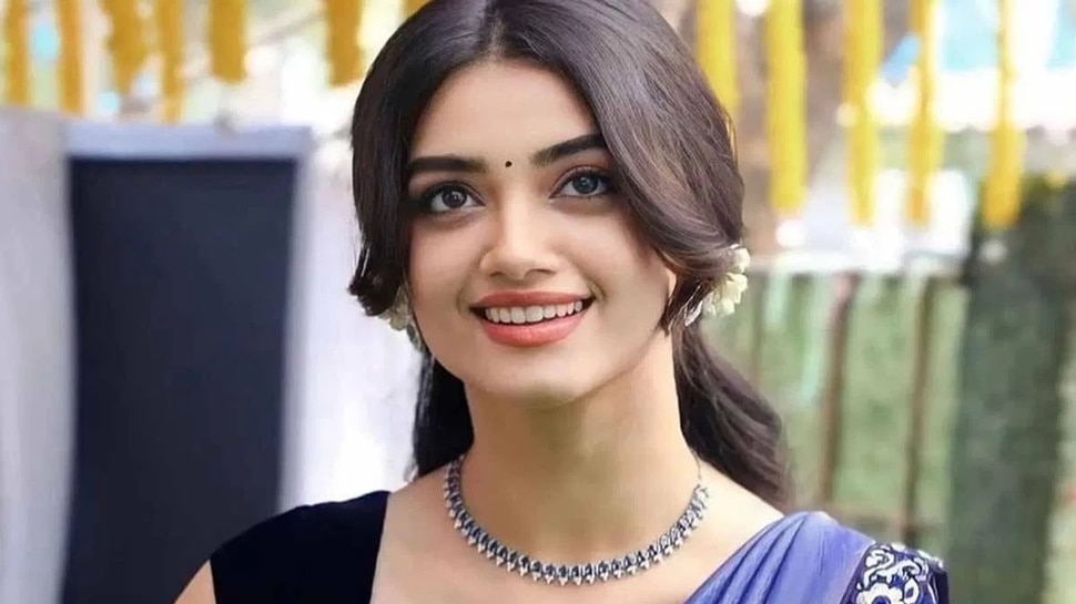 Bhagyashri: ప్యాన్ ఇండియా సినిమా సొంతం చేసుకున్న రవితేజ హీరోయిన్.. అదృష్టంపై అదృష్టం! Bhagyashri: ప్యాన్ ఇండియా సినిమా సొంతం చేసుకున్న రవితేజ హీరోయిన్.. అదృష్టంపై అదృష్టం!