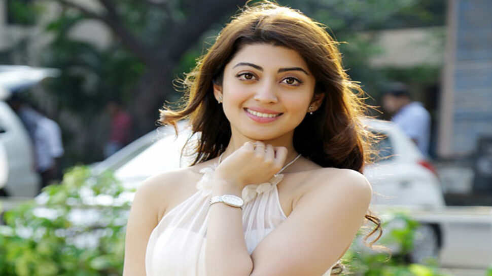 Pranitha Subhash bathing video goes viral in Instagram as the actress ...