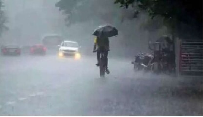 Southwest Monsoon Alert: ఏపీ, తెలంగాణల్లో 3-4 రోజులు భారీ వర్షాలు Southwest Monsoon Alert: ఏపీ, తెలంగాణల్లో 3-4 రోజులు భారీ వర్షాలు