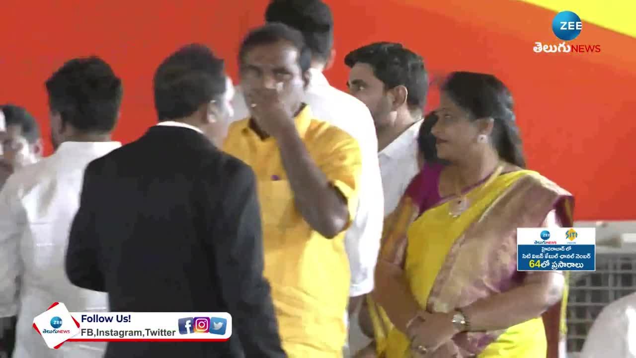 Nara Lokesh Takes Blessings From Nandamuri Balakrishna During Chandhra Babu Oath Ceremony kr