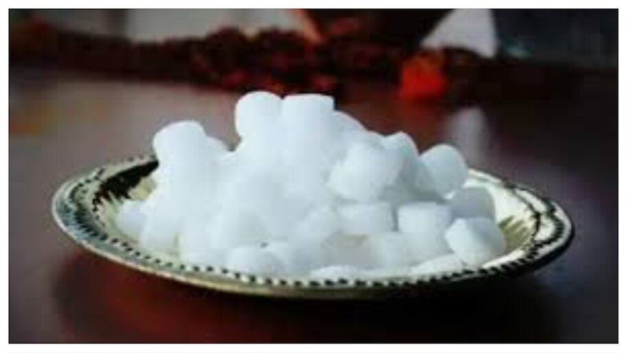 Burning Camphor Benefits: రోజు రాత్రి కర్పూరం తో ఈ 3 కాలిస్తే మీ ఇంట్లో ధన ప్రవాహమే..