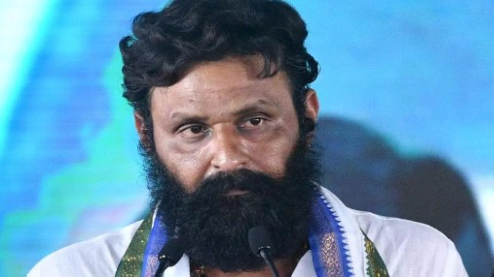 Kodali nani: మాజీ మంత్రి కొడాలి నానికి మరో బిగ్ షాక్.. గుడివాడలో కేసు నమోదు.. అసలేం జరిగిందంటే..? Kodali nani: మాజీ మంత్రి కొడాలి నానికి మరో బిగ్ షాక్.. గుడివాడలో కేసు నమోదు.. అసలేం జరిగిందంటే..?