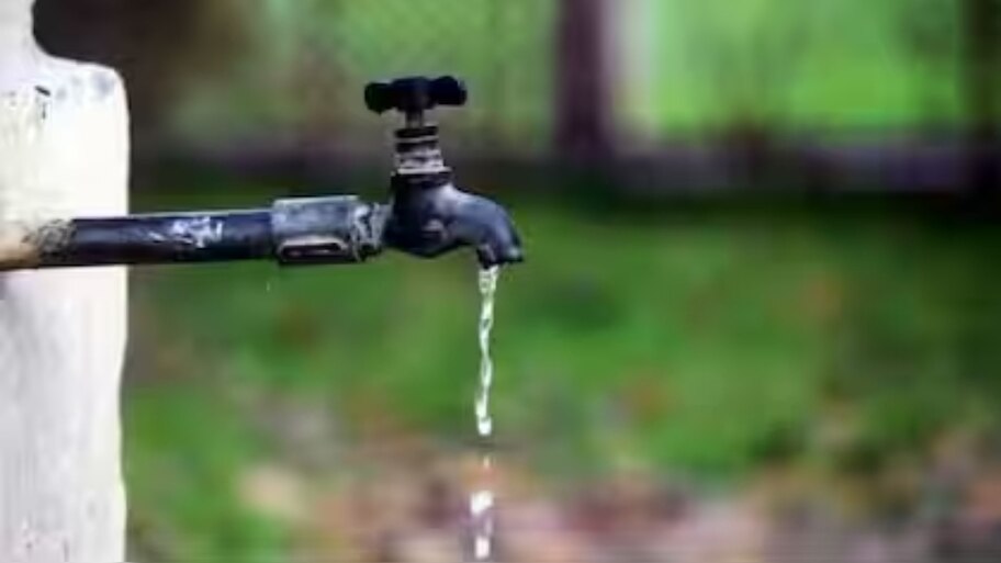 Hyderabad Water Supply: హైదరాబాద్ నగర వాసులకు ముఖ్యగమనిక.. ఈ ప్రాంతాల్లో నీటి సరఫరాకు అంతరాయం