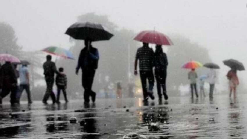 Telangana Heavy Rains: తెలంగాణలోని ఈ జిల్లాల్లో రేపటి వరకూ అతి భారీ వర్షాలు, రెడ్ అలర్ట్ జారీ