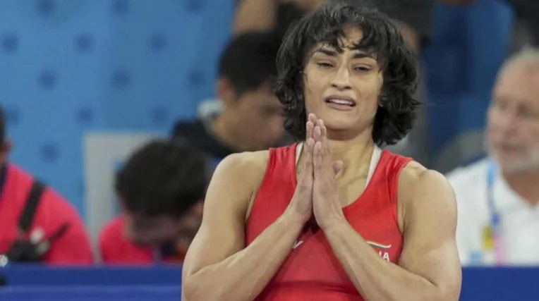 Vinesh Phogat Retirement: కుస్తీ గెలిచింది..నేను ఓడాను రెజ్లింగ్కు గుడ్ బై Vinesh Phogat Retirement: కుస్తీ గెలిచింది..నేను ఓడాను రెజ్లింగ్కు గుడ్ బై