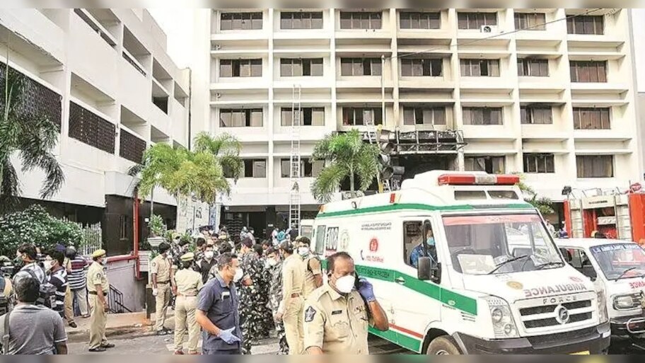 Floods Fear: విజయవాడలో మళ్లీ వరద భయం, ఇళ్లు వదిలి లాడ్జీల్లో నివాసముంటున్న ప్రజలు