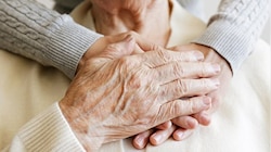 Old Persons: అమ్మనాన్నలను వందేళ్లు జీవించేందుకు ఈ చిట్కాలు పాటిద్దాం..
