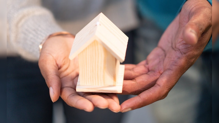 Home loan: కొత్త ఇల్లు కొంటున్నారా..అయితే హోంలోన్ తీసుకునే వారికి ఈ బ్యాంకుల్లో  బంపర్ ఆఫర్