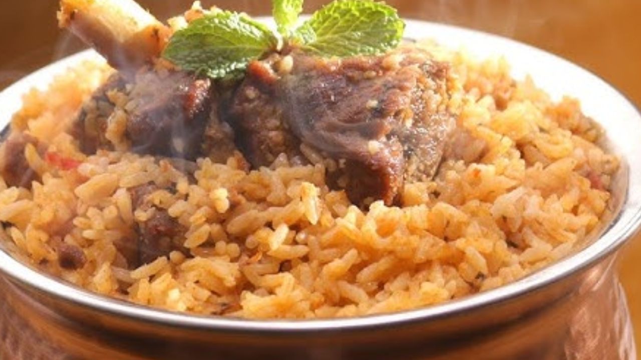 Mutton Biryani: ఎంతో టేస్టిగా అంబూర్ మటన్ బిర్యానీ.. తయారీ విధానం Mutton Biryani: ఎంతో టేస్టిగా అంబూర్ మటన్ బిర్యానీ.. తయారీ విధానం