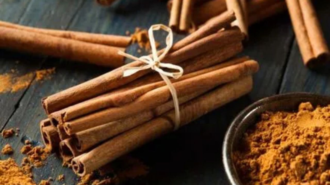 Cinnamon Powder: దాల్చిన చెక్క పొడిని ఇలా కలిపి తాగితే .. బరువు ఇట్టే తగ్గుతారు..!