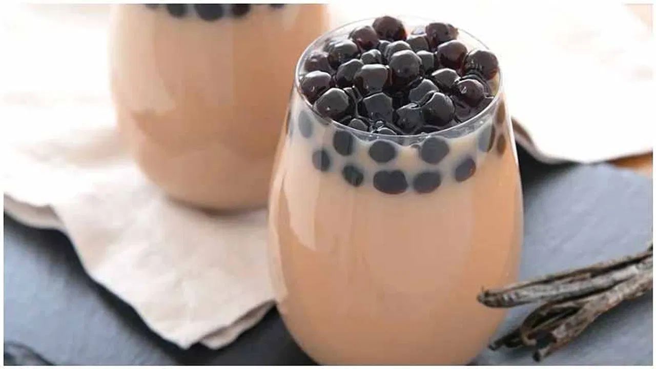 Bubble Ice Tea: ఇంట్లోనే సులభంగా ఇప్పుడు ఇలా బబుల్ ఐస్ టీ తయారు చేసుకోవచ్చు..! Bubble Ice Tea: ఇంట్లోనే సులభంగా ఇప్పుడు ఇలా బబుల్ ఐస్ టీ తయారు చేసుకోవచ్చు..!