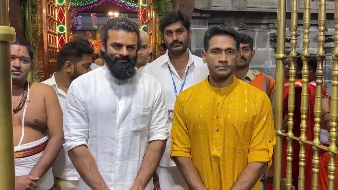 Sai Dharam Tej Offer Prays At Tirumala In Suprabatha Seva Time Rv