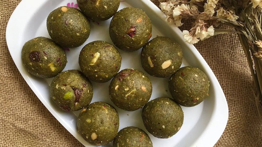 Moringa Laddu: మునగాకు లడ్డు  వెరి గుడ్డు.. తయారీ విధానం ఇలా..!