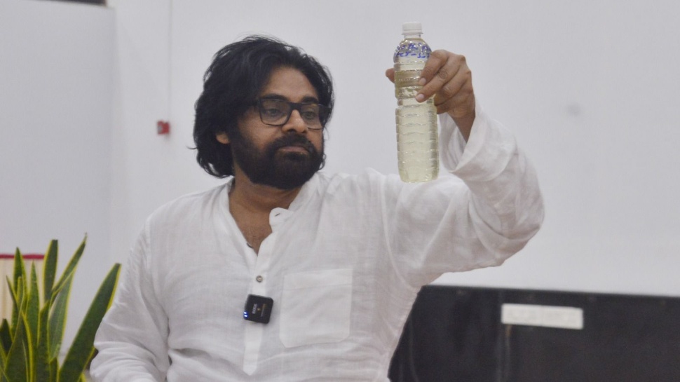 Pawan Kalyan: ఇంటింటికీ తాగునీరు ఇవ్వడమే నా లక్ష్యం: డిప్యూటీ సీఎం పవన్ కల్యాణ్ Pawan Kalyan: ఇంటింటికీ తాగునీరు ఇవ్వడమే నా లక్ష్యం: డిప్యూటీ సీఎం పవన్ కల్యాణ్