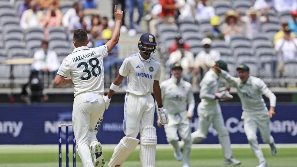 Australia vs India 1st Test: తొలి టెస్ట్లో దెబ్బ తీసిన కంగారులు.. కుప్పకూలిన భారత్ Australia vs India 1st Test: తొలి టెస్ట్లో దెబ్బ తీసిన కంగారులు.. కుప్పకూలిన భారత్