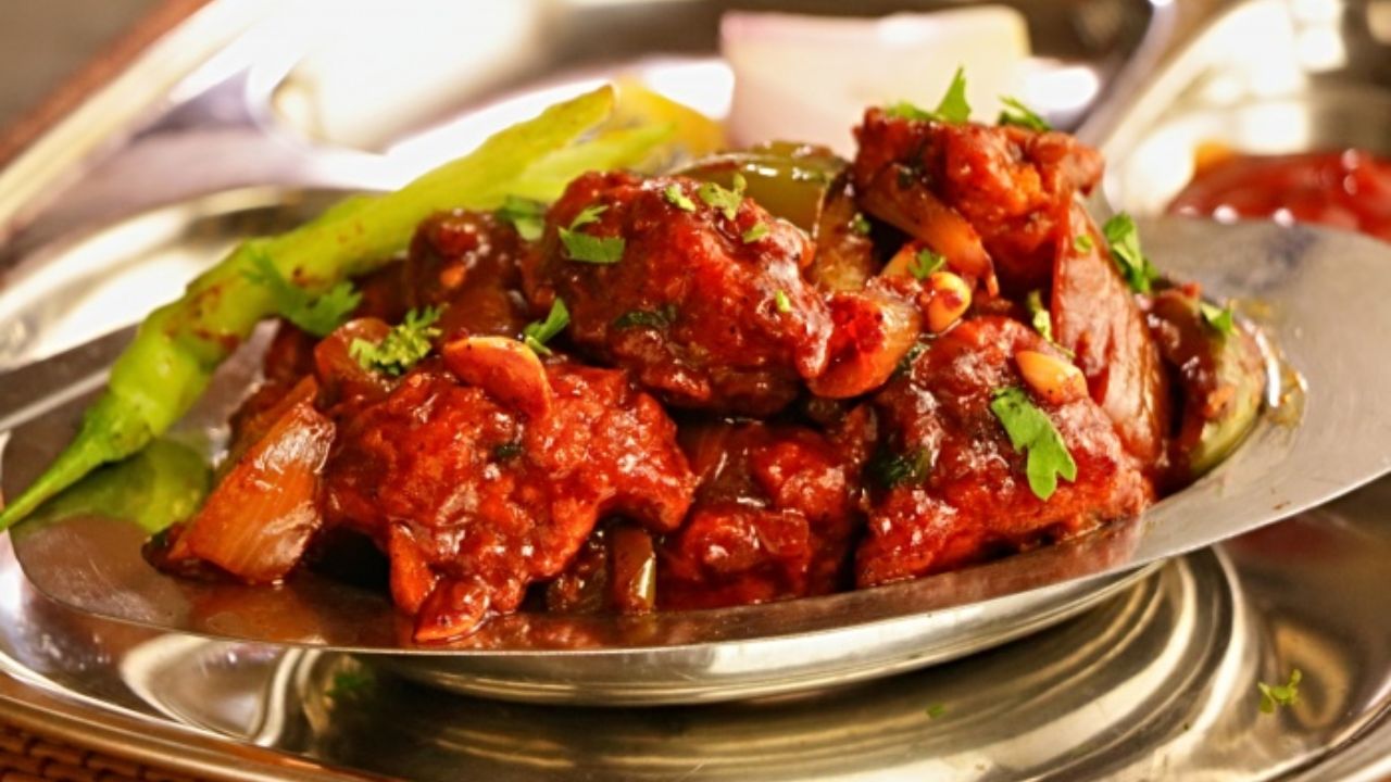 Chilli Chicken: రెస్టారెంట్ల‌ స్టైల్‌లో చిల్లీ చికెన్.. ఇలా ఈజీగా చేసుకోవ‌చ్చు..!