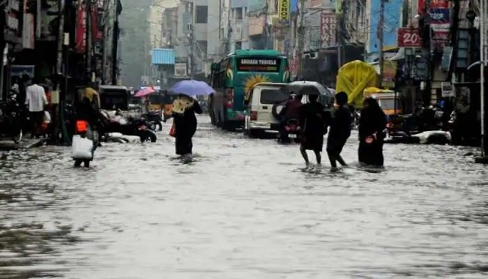 AP Heavy Rains: ఏపీని వీడని భారీ వర్షాలు, రానున్న 24 గంటలు తస్మాత్ జాగ్రత్త AP Heavy Rains: ఏపీని వీడని భారీ వర్షాలు, రానున్న 24 గంటలు తస్మాత్ జాగ్రత్త