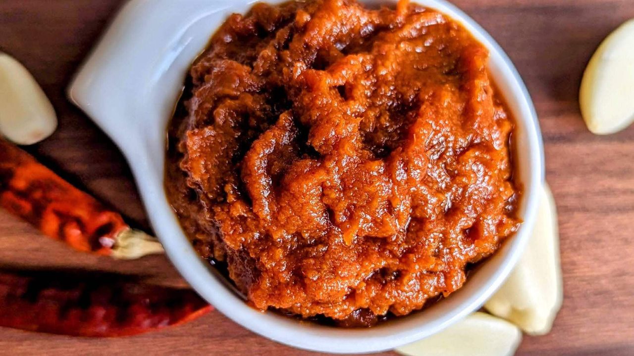 Garlic Chutney: ఎప్పుడు చేసే చట్నీకాకుండా కొత్తగా ఇడ్లి దోశ అన్నంలోకి వెల్లుల్లి చట్నీ ఇలా చేయండి... Garlic Chutney: ఎప్పుడు చేసే చట్నీకాకుండా కొత్తగా ఇడ్లి దోశ అన్నంలోకి వెల్లుల్లి చట్నీ ఇలా చేయండి...