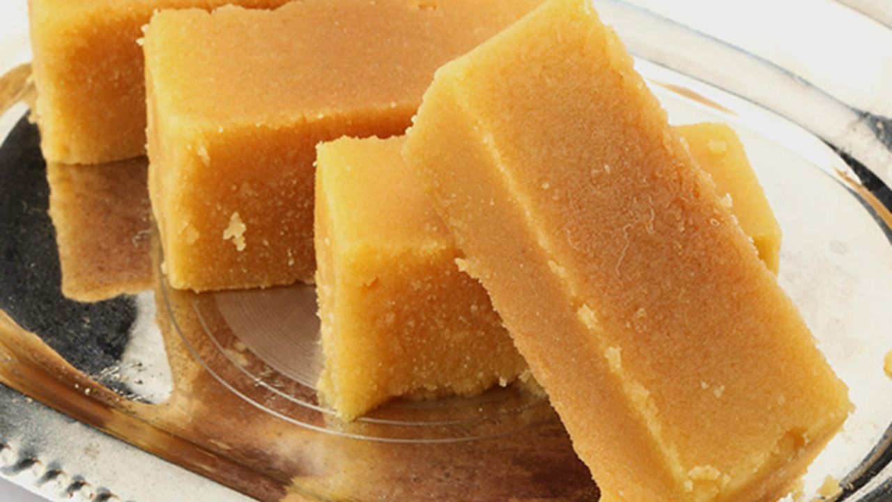 Mysore Pak: మైసూర్ పాక్ నూనె లేకుండా సాఫ్ట్ గా మంచి రుచిగా చేయాలంటే ఈ టిప్స్‌ ఫాలో అవ్వండి..!