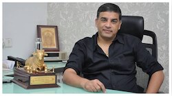 Dil Raju: దిల్ రాజు ఇంట్లో ఐటీ సోదాలు.. హైదరాబాద్‌లో 8 చోట్ల అధికారుల తనిఖీలు..
