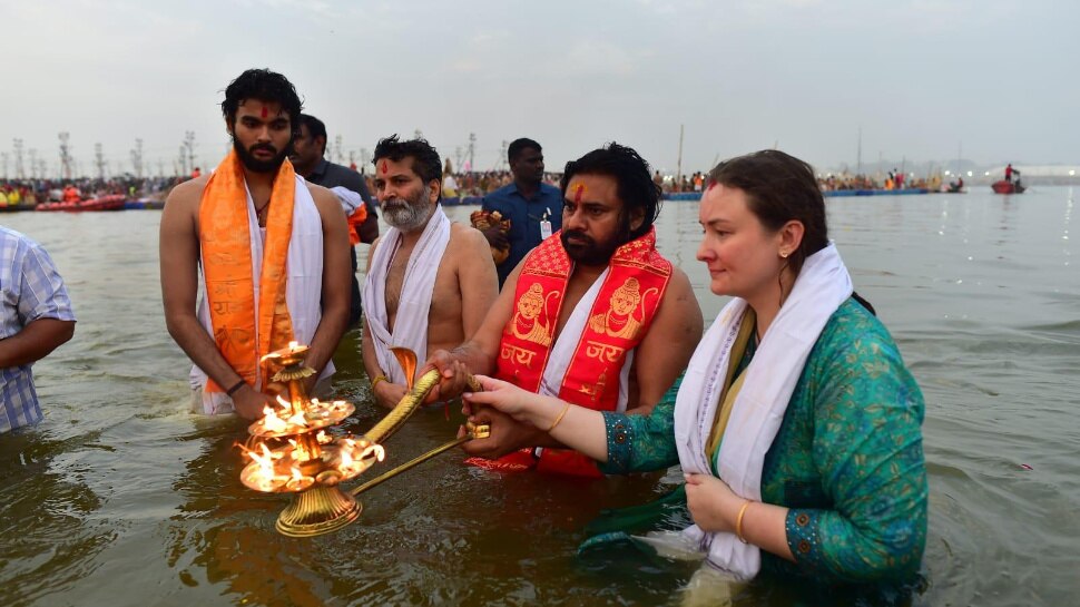 Pawan Kalyan -Maha Kumbh: కుంభమేళాలో పవిత్ర స్నాం అనంతరం సనాతన ధర్మంపై పవన్ కళ్యాణ్ ఆసక్తికర వ్యాఖ్యలు.. Pawan Kalyan -Maha Kumbh: కుంభమేళాలో పవిత్ర స్నాం అనంతరం సనాతన ధర్మంపై పవన్ కళ్యాణ్ ఆసక్తికర వ్యాఖ్యలు..
