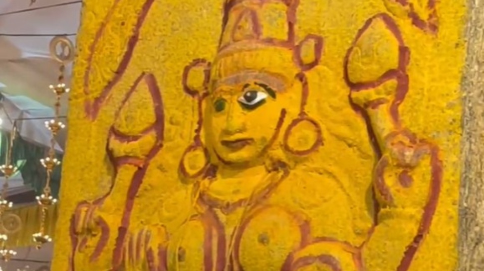 Srikalahasti: శ్రీకాళహస్తి ఆలయంలో మహా అపచారం.. 'అంధురాలైన అమ్మవారు' Srikalahasti: శ్రీకాళహస్తి ఆలయంలో మహా అపచారం.. 'అంధురాలైన అమ్మవారు'