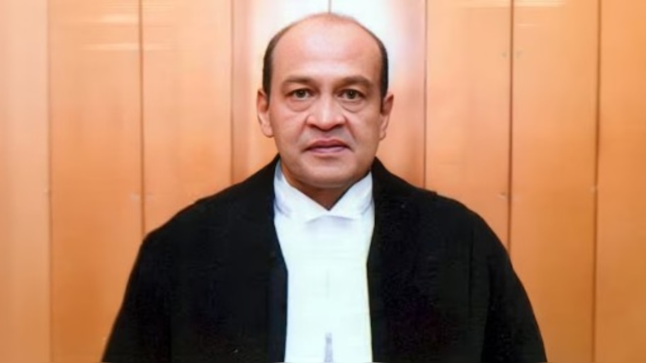 Delhi Highcourt Judge: జడ్జీ ఇంట్లో నోట్లకట్టల ఘటన.. బిగ్ ట్విస్ట్ ఇచ్చిన అగ్నిమాపక దళం అధికారి.. ఏమన్నారంటే..?