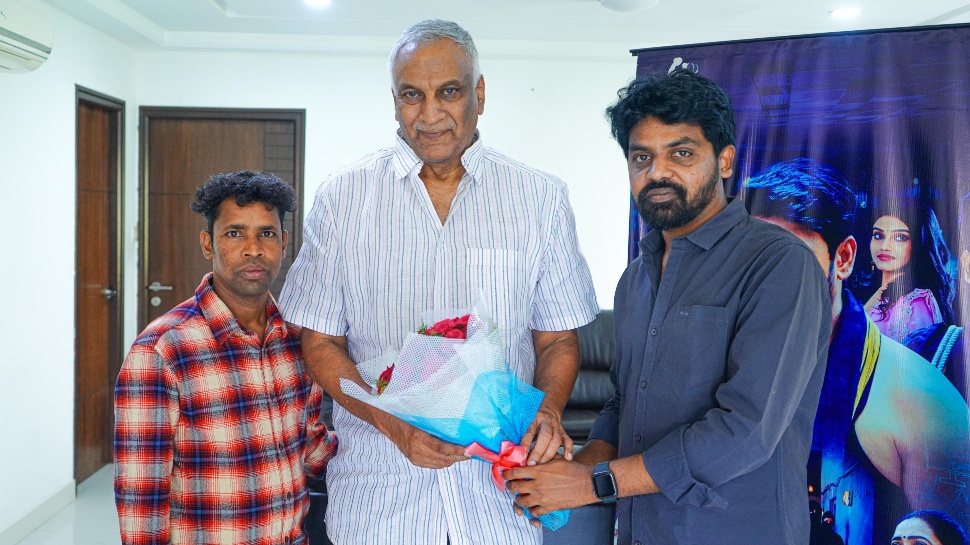 Maathru Movie: హృదయాన్ని కదిలించేలా ‘చూస్తున్నవేమో’ సాంగ్.. తమ్మారెడ్డి భరద్వాజ్ ప్రశంసలు Maathru Movie: హృదయాన్ని కదిలించేలా ‘చూస్తున్నవేమో’ సాంగ్.. తమ్మారెడ్డి భరద్వాజ్ ప్రశంసలు