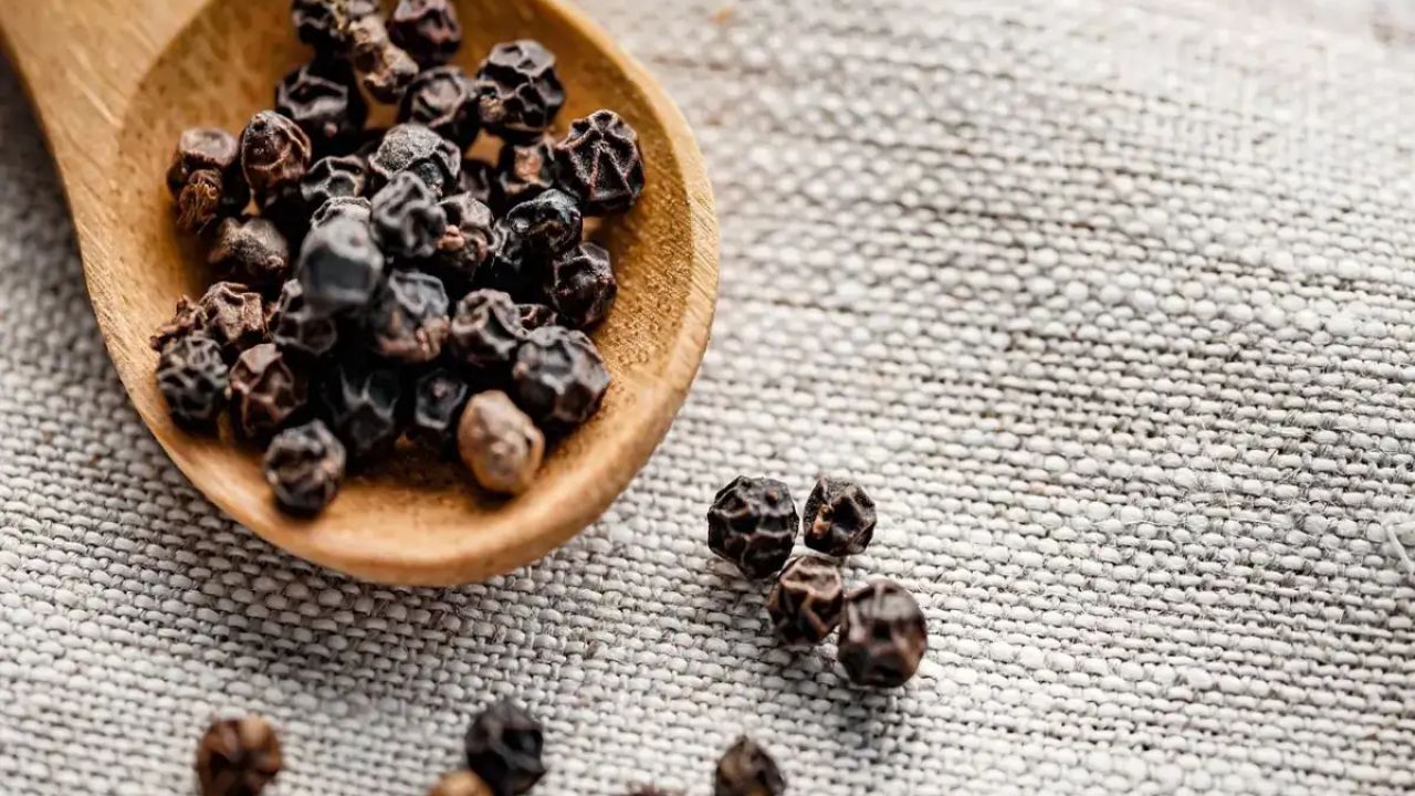Black Pepper: మిరియాలు ఎన్ని అనారోగ్య స‌మ‌స్య‌ల‌ను త‌గ్గిస్తాయో?