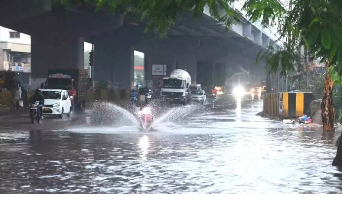 Rainfall: భారీ వర్షాలతో చల్లబడిన వాతావరణం, మరో రెండు రోజులు వర్షసూచన