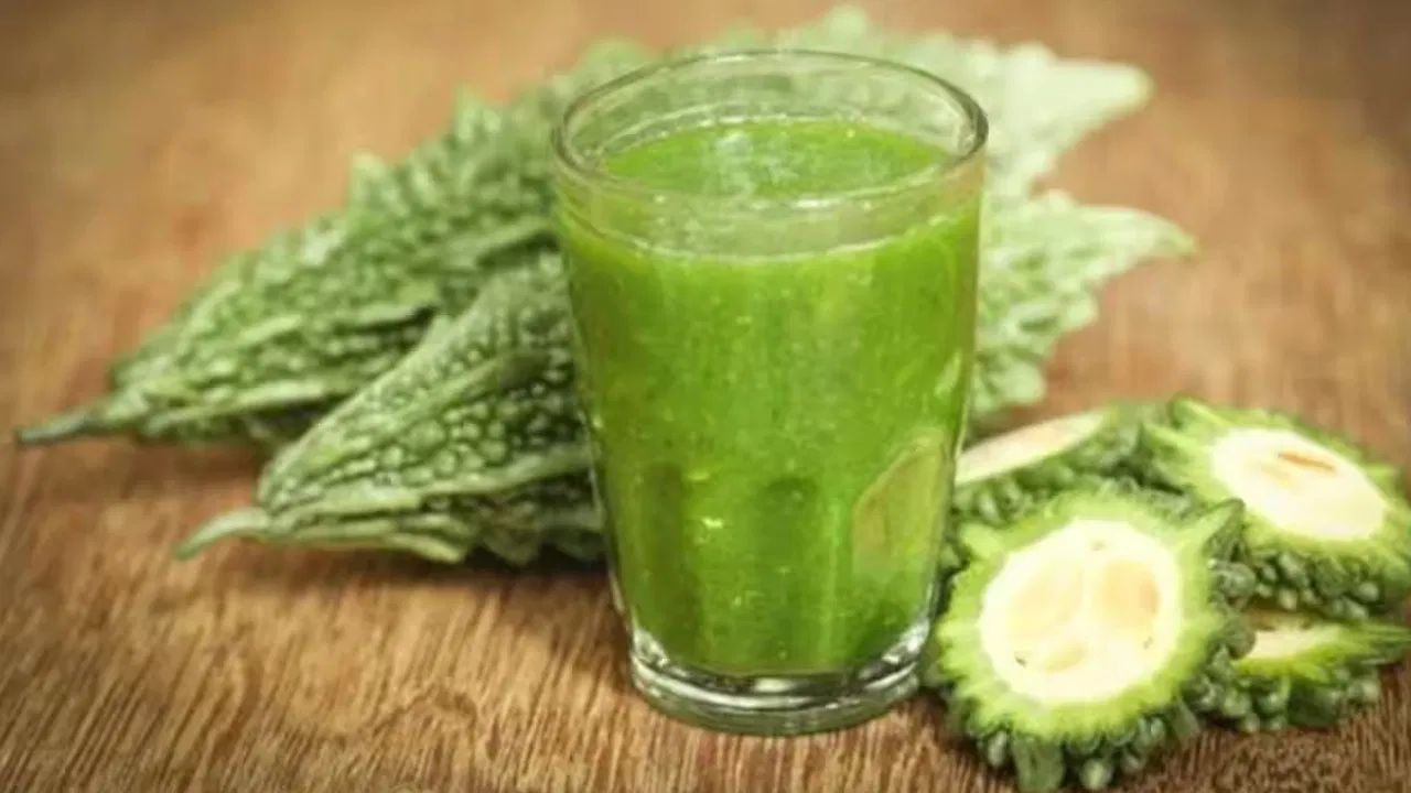 Kakarakaya Juice: ప్రతిరోజు కాకరకాయ జ్యూస్ ఇలా తాగుతే ఎన్నో లాభాలు..! Kakarakaya Juice: ప్రతిరోజు కాకరకాయ జ్యూస్ ఇలా తాగుతే ఎన్నో లాభాలు..!