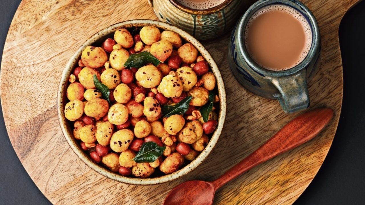 Roasted Makhana: ఫూల్ మఖానా ఇలా వేయించి తినడం వల్ల బోలెడు లాభాలు కలుగుతాయి.. Roasted Makhana: ఫూల్ మఖానా ఇలా వేయించి తినడం వల్ల బోలెడు లాభాలు కలుగుతాయి..