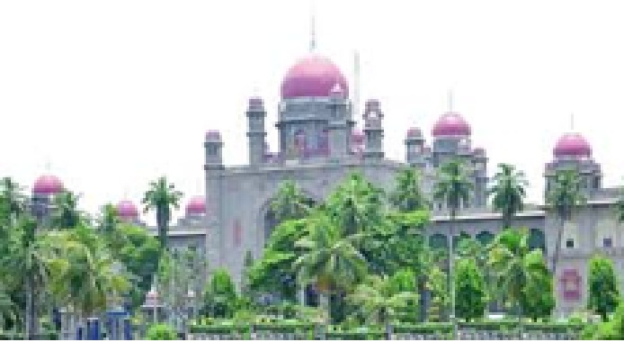 Telangana High Court: గ్రూప్ 1 అభ్యర్ధులకు షాక్, నియామకాలు నిలిపివేసిన తెలంగాణ హైకోర్టు Telangana High Court: గ్రూప్ 1 అభ్యర్ధులకు షాక్, నియామకాలు నిలిపివేసిన తెలంగాణ హైకోర్టు