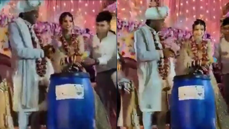 Drum Gift In Wedding Video: ఓర్నీ.. ఏంట్రా ఇది.. పెళ్లిలో కొత్త జంటకు గిఫ్ట్గా బ్లూ డ్రమ్.. నెట్టింట నవ్వులు తెప్పిస్తున్న వీడియో.. Drum Gift In Wedding Video: ఓర్నీ.. ఏంట్రా ఇది.. పెళ్లిలో కొత్త జంటకు గిఫ్ట్గా బ్లూ డ్రమ్.. నెట్టింట నవ్వులు తెప్పిస్తున్న వీడియో..